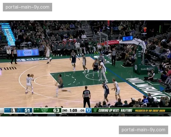 雄鹿123-99大胜独行侠,加福德封盖落地手肘受伤离场 雄鹿123-99大胜独行侠,加福德封盖落地手肘受伤离场